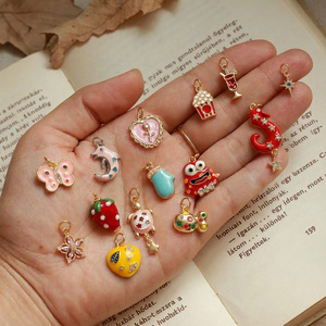 Set di Ciondoli Smaltati a Forma di Animale, Personalizzabili in Piccoli Lotti per Kit Fai-da-te di Gioielli, Collane <span class=keywords><strong>e</strong></span> Braccialetti, con Design Carino di Fiori, Stelle <span class=keywords><strong>e</strong></span> Tartarughe - Product Image 2