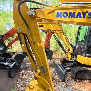 Presque neuf, peu utilisé, mini-excavateur Komatsu PC35 de 3 tonnes d'occasion pour l'aménagement paysager et le terrassement. - Product Image 6