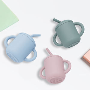 Gobelet d'apprentissage pour bébé en silicone souple, <span class=keywords><strong>personnalisable</strong></span> en gros, première étape - Product Image 1