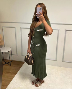 Vestido Maxi Elegante de Punto con Cuello Vuelto y Manga Corta para Mujer, Ajuste Delgado, con Botones y Detalle Acanalado, Modelo H-1056 - Product Image 3