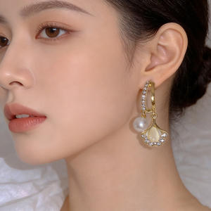 Pendientes de Piedra Ojo de Gato de Lujo Sansheng Youxing con Diamantes, Pendientes de Hoja de Ginkgo Versátiles y Elegantes - Product Image 4