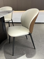 Chaise de salle à manger de style nordique moderne et luxueuse avec structure en métal et revêtement en cuir pour la maison, l'appartement, le bar, l'hôtel, le restaurant