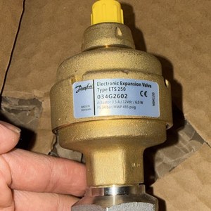 วาล์วควบคุมการไหลแบบอิเล็กทรอนิกส์ Danfoss รุ่น ETS250 034G2602 ทำจากทองเหลือง สำหรับระบบ HVAC - Product Image 1
