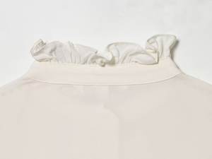 <span class=keywords><strong>Camicetta</strong></span> Personalizzata Primavera 2026 Tinta Unita - Camicia a Maniche Lunghe <span class=keywords><strong>con</strong></span> Colletto a <span class=keywords><strong>Balze</strong></span> e Dettaglio Volant, OEM/ODM da Fabbrica di Abbigliamento Cinese - Product Image 6