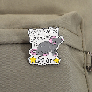 Pin de esmalte con diseño de ratón que dice '<span class=keywords><strong>rats</strong></span> spelled backwards is star', juego de palabras, ratón lindo con orejas rosas, roedor gris, cita, broche, insignia de solapa, joyería al por mayor - Product Image 3