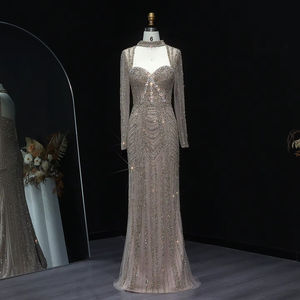 Robe de mariée sirène longue et brillante LSZ635 pour femme, avec motif 3D, plumes, cristaux et taille naturelle - Product Image 1