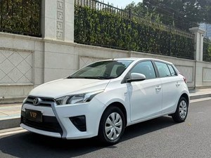 <span class=keywords><strong>Toyota</strong></span> <span class=keywords><strong>Yaris</strong></span> L SUV 1.5L d'occasion <span class=keywords><strong>2014</strong></span> avec toit ouvrant, boîte automatique, sièges en cuir, caméra de recul, pneus R15, conduite à gauche - Product Image 1