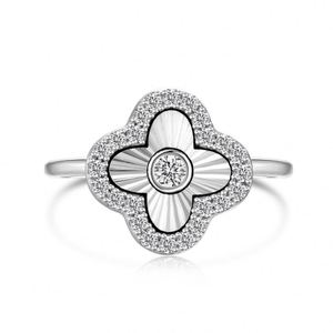 Anillos de Trébol de Cuatro Hojas con Diseño Moderno Dylam, Baño de Rodio Fino, Recubrimiento de Oro de 18K, Superficie con Textura Láser, Circonia 5A - Product Image 1