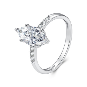 Bague de fiançailles en diamant de forme poire, finition rhodiée plaquée argent, sertissage à griffes, bijoux de style classique pour femmes - Product Image 1