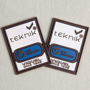 Étiquette en caoutchouc PVC adhésive personnalisée, logo en relief 3D, patch pour vêtements, sacs, sièges de voiture et accessoires - Product Image 6