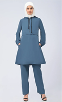 Ensemble de sport islamique modeste OEM 2 pièces : Tunique longue à capuche et demi-zip et pantalon – Survêtement musulman pour femme – Vente en gros