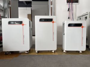 Sistema de Almacenamiento de Energía Solar Todo en Uno con Inversor de Onda Sinusoidal Pura, Batería LiFePO4, 5500W PV, 100A MPPT, 230V para Hogares Aislados de la Red - Product Image 3