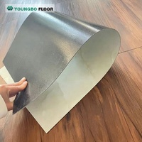 Dalles de sol autocollantes en PVC à prix abordable, effet marbre, revêtement de sol vinyle de luxe à peler et coller