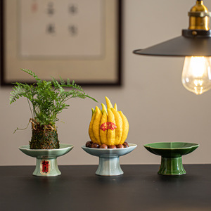 Assiette de présentation en céramique à pied haut, motif Main de Bouddha et Citron, style chinois traditionnel, pour thé et collations - Product Image 1