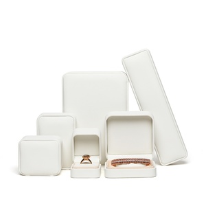 Caja de Joyería de Piel Sintética PU Rosa/Blanca de Lujo Personalizada al por Mayor, con Patrón Sólido, Hecha a Mano, para Anillos y Pendientes de Boda, con Cierre de Hebilla y Logotipo Personalizado - Product Image 6