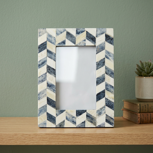 Cadre photo suspendu vertical en os incrusté, fait main, léger, imperméable, imprimé, élégant, pour la décoration intérieure - Product Image 1