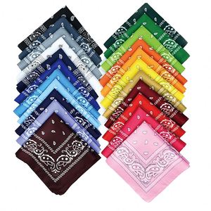 Vente en gros de bandanas en satin à motif floral Paisley pour le hip-hop, la conduite en plein air, la mode urbaine ou les activités sportives - Product Image 1