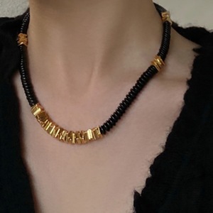 Collier superposé tendance pour femme en alliage de zinc plaqué or avec perles géométriques, Chine - Product Image 5
