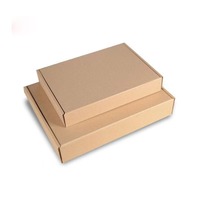 Maßgefertigte Hochwertige Quadratische Wellpappe-Kartons aus Recyclingmaterialien mit Prägung, Matter Laminierung, Schaumstoffauskleidung, Robuste Verpackung für Socken