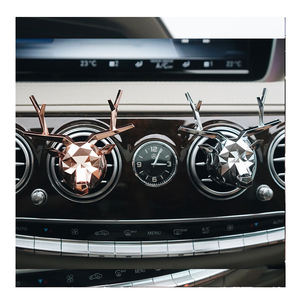 Diffusore di profumo per auto deodoranti per auto a forma di testa di cervo decorazione all'ingrosso in auto porta buoni odori - Product Image 1