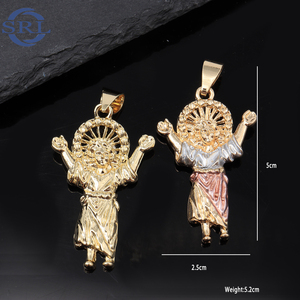 Ciondolo Gesù in Ottone Placcato Oro 18K con Zirconi, Design Sacro Cuore di Gesù con Braccia Aperte, Charm Religioso Vintage - Product Image 1