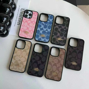 La custodia per telefono in pelle di alta gamma è completamente rivestita con finiture sui bordi. - Product Image 1