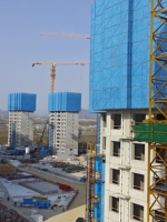 Andamio Eléctrico Autoelevable para la Construcción de Edificios de Gran Altura