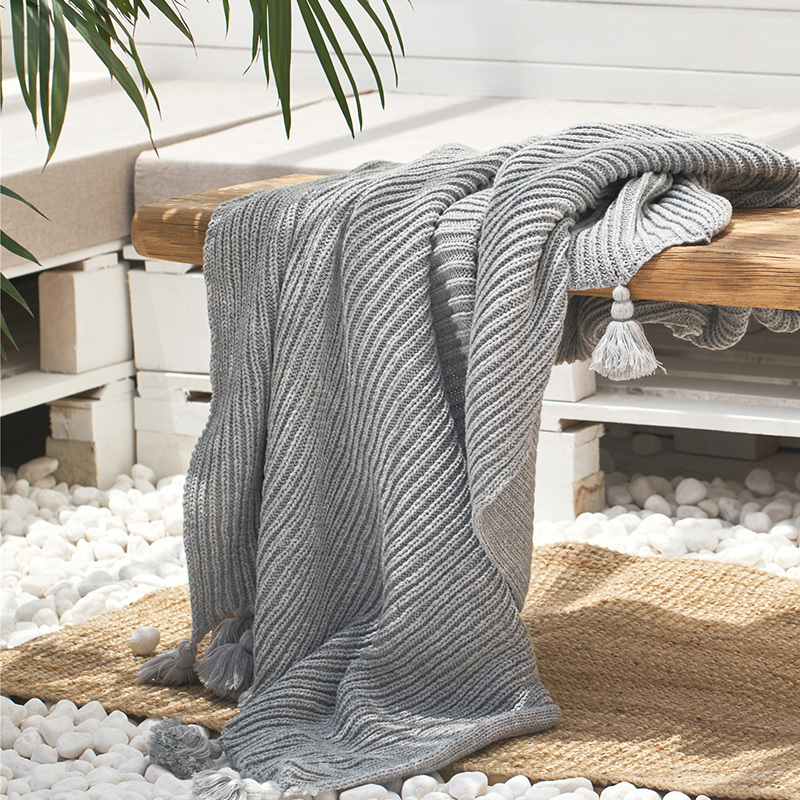 Couverture tricotée avec gland haute qualité prix usine hôtel jette pour canapé luxe Stock jeter couverture