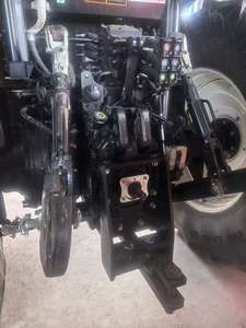 Tracteur agricole New Hollands d'occasion 4WD avec chargeur - Product Image 5