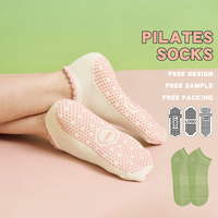 Chaussettes de sport antidérapantes pour femmes, design personnalisé, logo personnalisé, chaussettes de yoga et de Pilates mignonnes avec grip