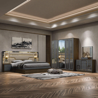 Ensemble de lit king size en bois au design royal de luxe, cadre en bois, mobilier moderne pour villa, grande chambre double complète