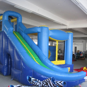 Château gonflable avec toboggan et jeu de tunnel - Product Image 1