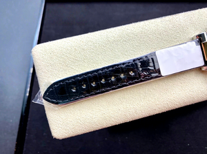 Reloj de Pulsera para Mujer, Compacto y Lujoso, de Acero Inoxidable de Alta Calidad, Resistente al Agua, con Calendario, Números Romanos y Manecillas en Forma de Hoja de Sauce, Marca Chopares - Product Image 4