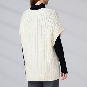 Gilet en tricot ample à col en V pour femmes, pull sans manches avec motif torsadé, par des fabricants de tricots - Product Image 5