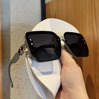 Lunettes de soleil intelligentes de créateur unisexes avec protection UV400, monture noire pour usage extérieur