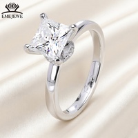 Bague empilable en argent S925 EMEJEWE avec moissanite taille princesse, pour un style quotidien, idéale pour les rendez-vous et les soirées, ornement de main.