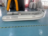 Bateau pneumatique gonflable RSDal360 gris clair de 360 cm avec porte-canne à pêche et support d'ancrage