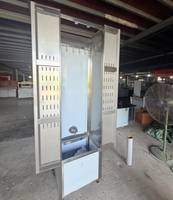 Meuble de rangement pour balais et serpillères en acier inoxydable 304 sur mesure, directement de l'usine, équipé d'un robinet d'arrivée et d'un tuyau de drainage