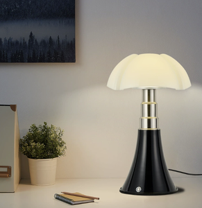 <span class=keywords><strong>Lampe</strong></span> de table Wolongmountain de <span class=keywords><strong>style</strong></span> italien vintage, <span class=keywords><strong>lampe</strong></span> de chevet haut de gamme de designer avec motifs floraux de chauve-souris, créative et distinctive - Product Image 1