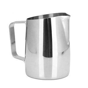 Silberner, schmaler, tropffreier Milchkrug mit scharfer Ausgießöffnung, komfortablem Griff und klarer Skalenmessung - Product Image 3