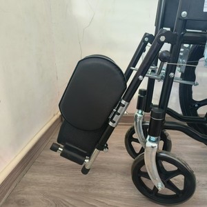 Fauteuil roulant manuel pliable léger et portable avec frein en U et siège en nylon pour personnes âgées et handicapées - Product Image 3