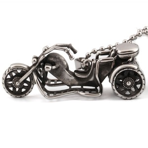 Collar con Colgante de Motocicleta de Acero Inoxidable, Cadena de 60 cm, Regalo de Moda para Uso Diario, Diseño Geométrico, Estilo Asimétrico - Product Image 3