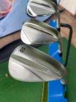 En gros, wedge de golf individuel forgé en acier inoxydable, plusieurs options de loft, logo personnalisé, tige en acier, pour les magasins de golf