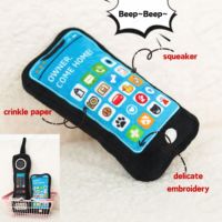 Jouet en peluche drôle de chien Téléphone intelligent Simulation de téléphone cellulaire Jouet en peluche d'animal familier avec la broderie