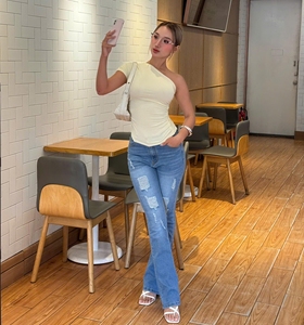 Jeans en denim personnalisés pour femmes, coupe large, taille haute, jambe droite ample, en coton, délavage vintage, fabricant OEM sous marque privée - Product Image 1