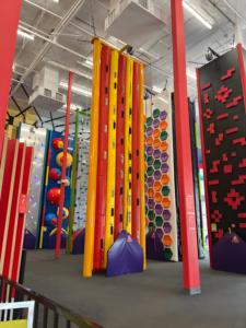 <span class=keywords><strong>Pokiddo</strong></span> Patio de recreo interior Pared de escalada Equipo de entretenimiento de pared de escalada en roca suave - Product Image 3