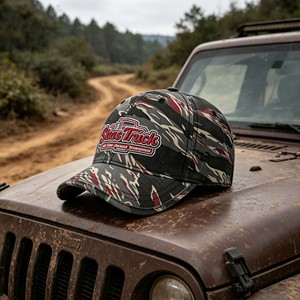 Gorra de Béisbol de 5 Paneles con Diseño Estampado en Toda la Superficie, Bordado en Poliéster, Cierre a Presión, Personalizada, Sublimada Completamente - Product Image 3