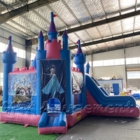 Structure gonflable commerciale blanche avec toboggan et piscine à balles, équipement de divertissement pour fêtes d'enfants