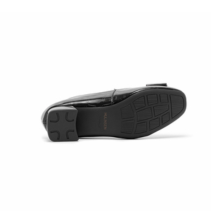 Chaussures décontractées pour femmes avec boucle métallique distinctive, doublure en PU souple pour une respirabilité optimale, idéales pour le travail et les sorties du week-end - Product Image 5