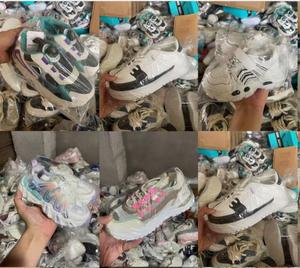 Fornitore all'ingrosso misto nuovo di zecca sigillato direttamente dalla fabbrica per bambini <span class=keywords><strong>scarpe</strong></span> da bambino per bambini - Product Image 1